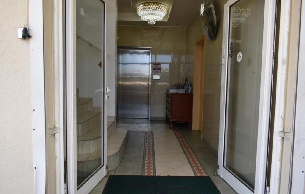 Travel Inn Hotel Simpson Bay Buitenkant foto