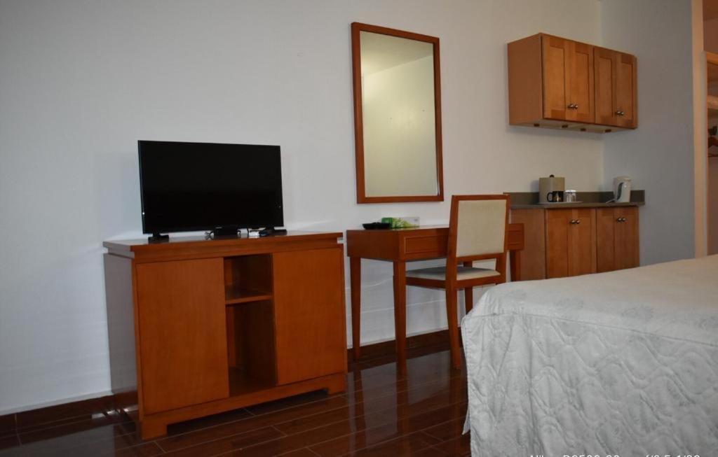 Travel Inn Hotel Simpson Bay Buitenkant foto