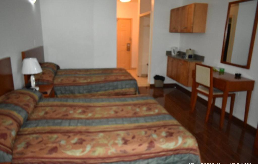 Travel Inn Hotel Simpson Bay Buitenkant foto