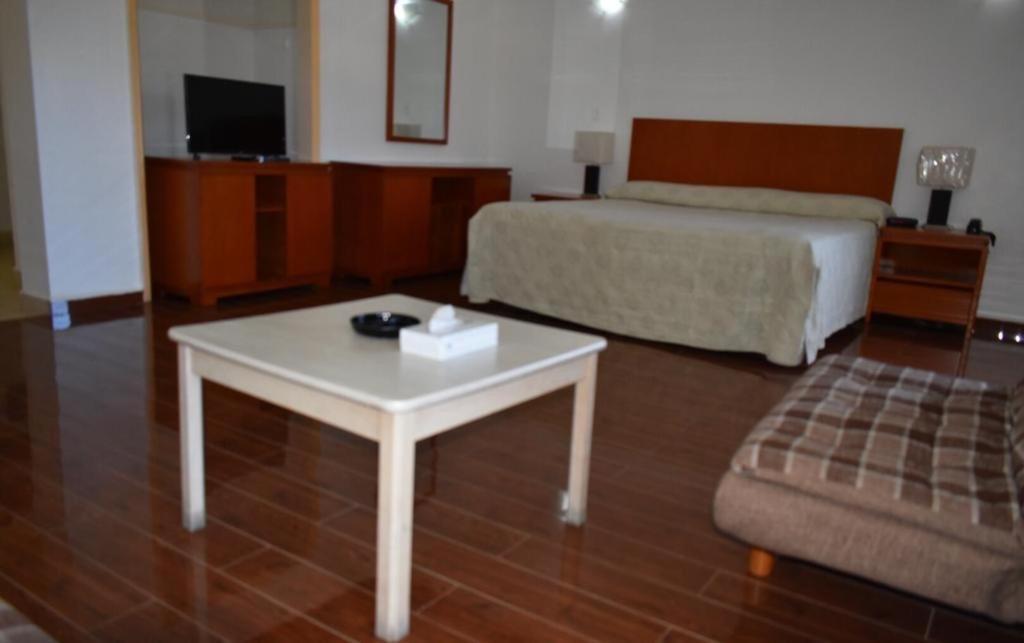 Travel Inn Hotel Simpson Bay Buitenkant foto